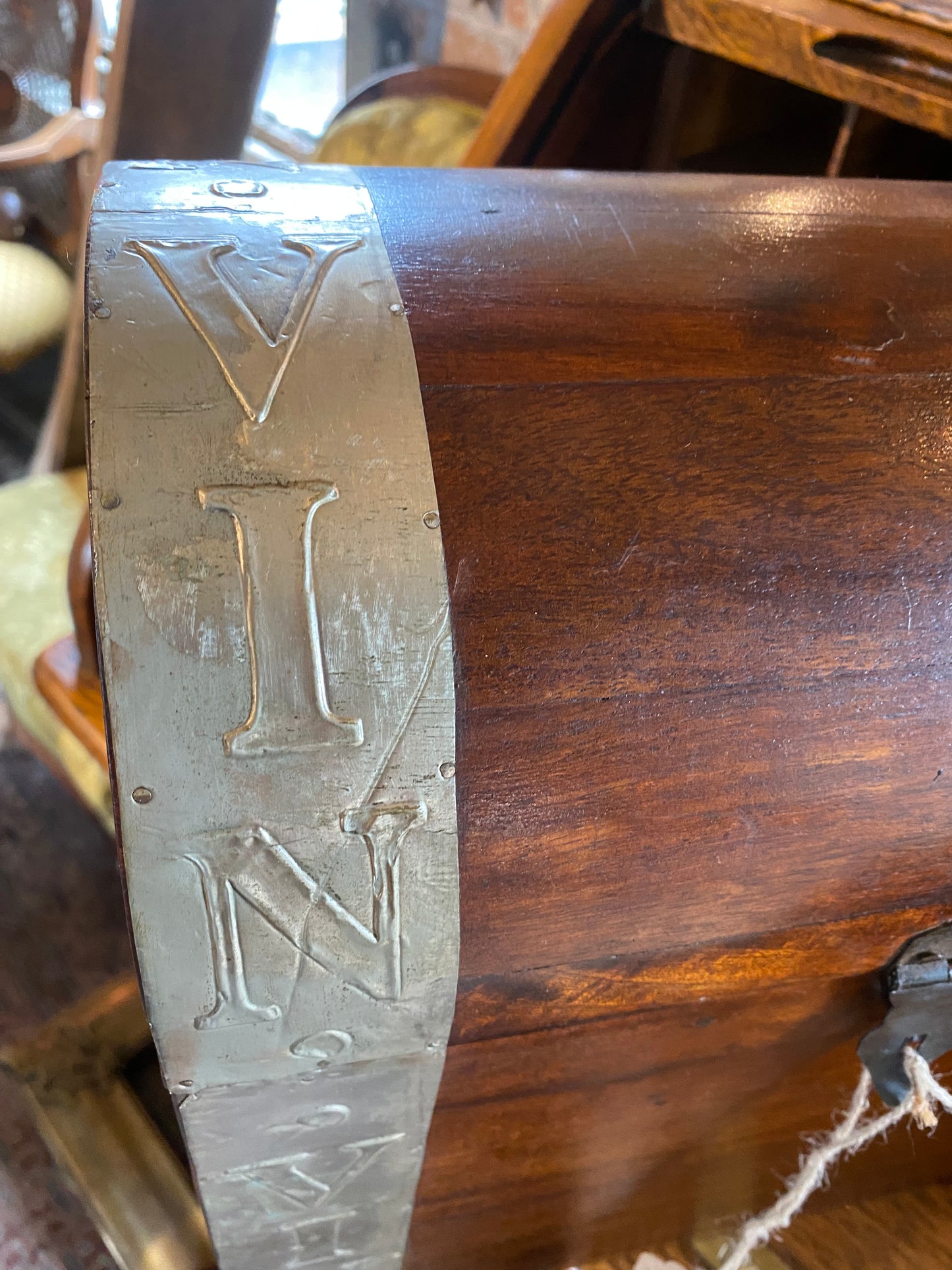 Wooden vintage French x 6 wine bottle chest