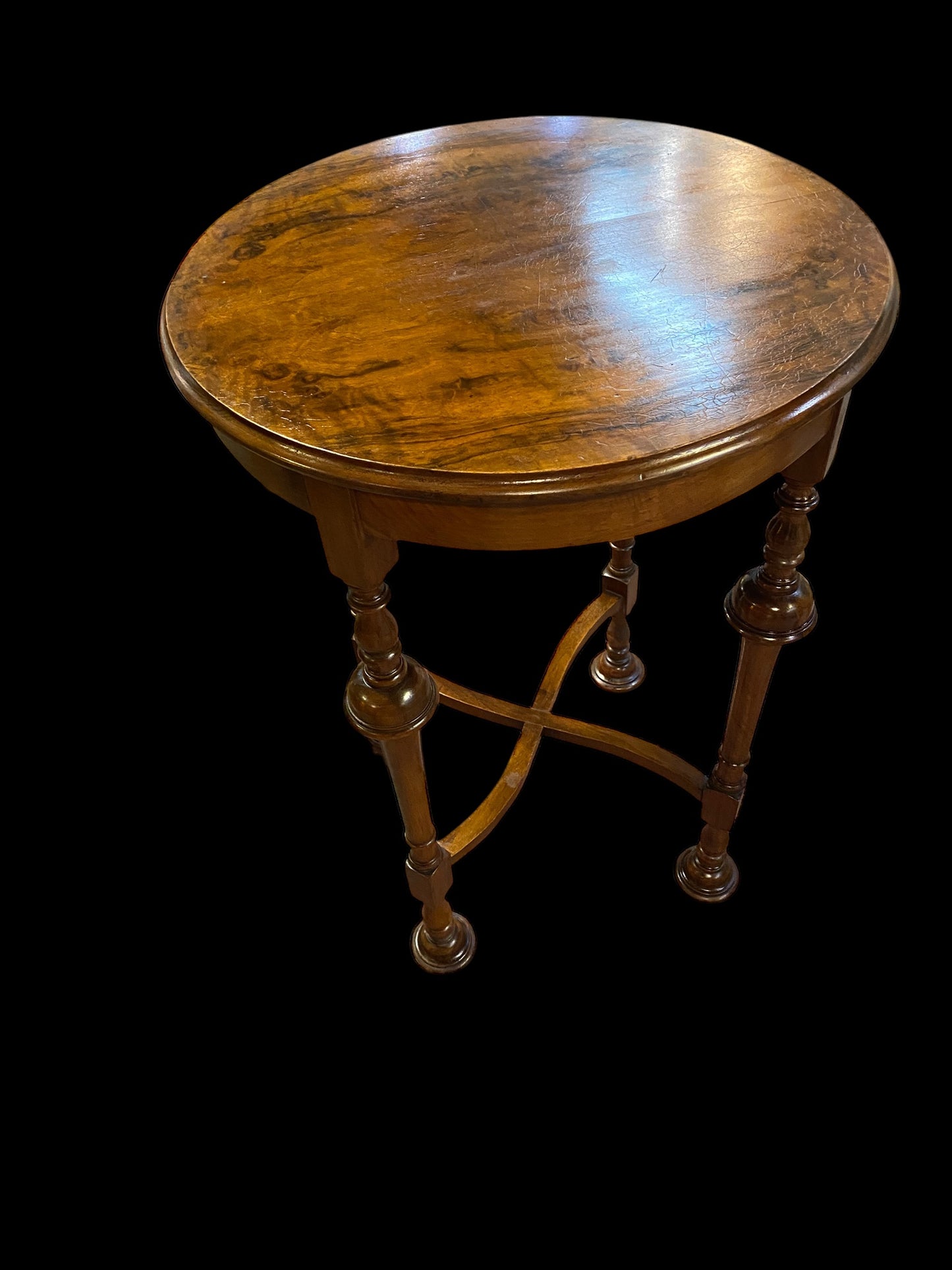 Edwardian circular walnut lamp table