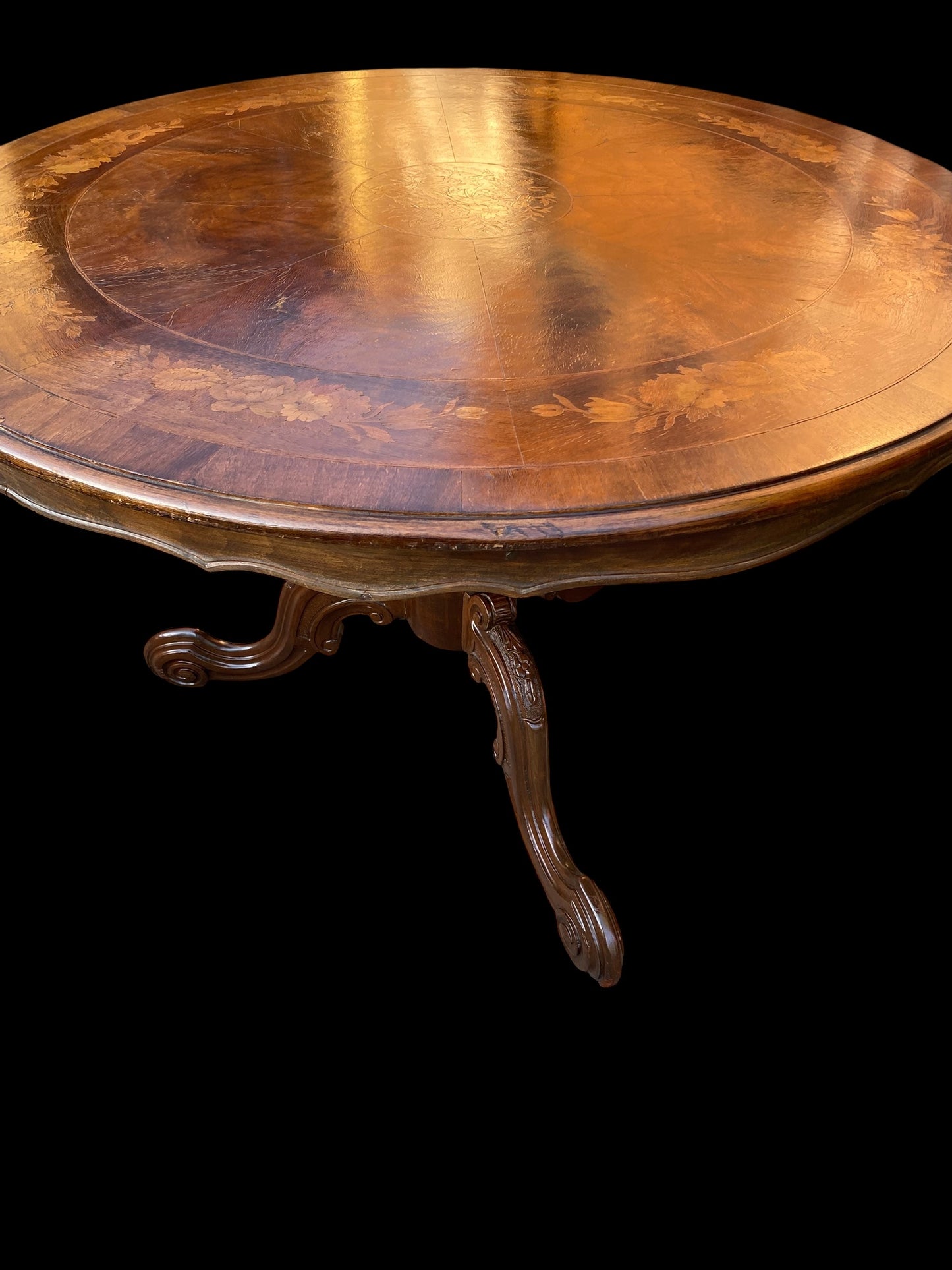 Late Victorian inlaid burr walnut tilt top dining table