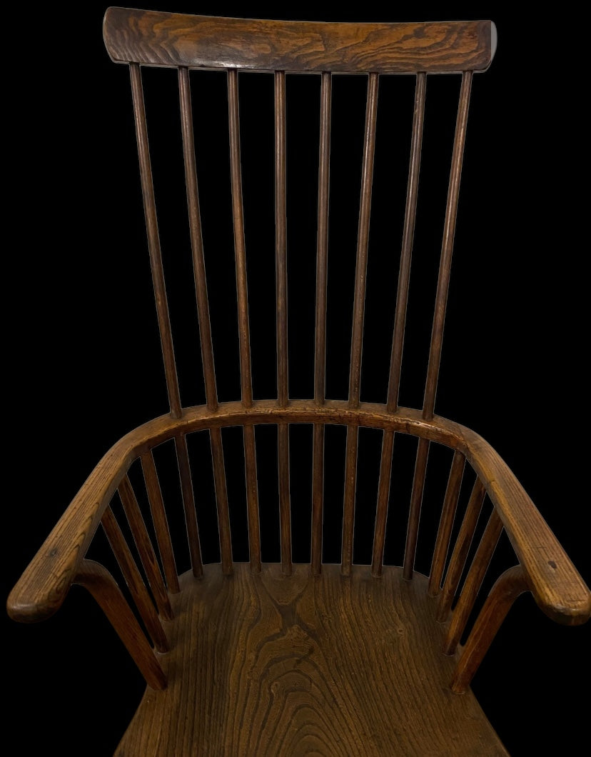 A Georgian Comb-back Windsor chair