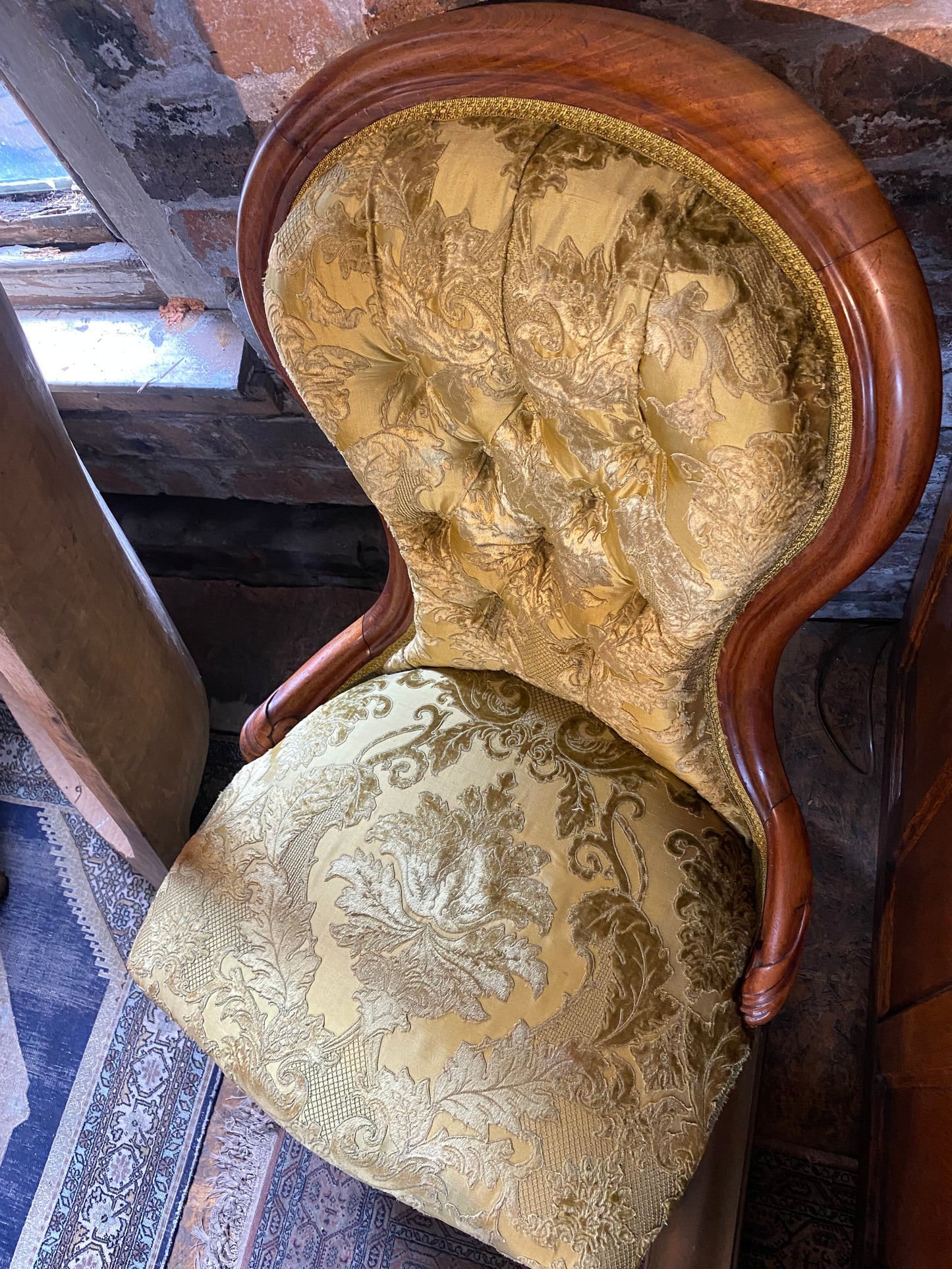 Victorian walnut framed slipper/nursing chair on casters