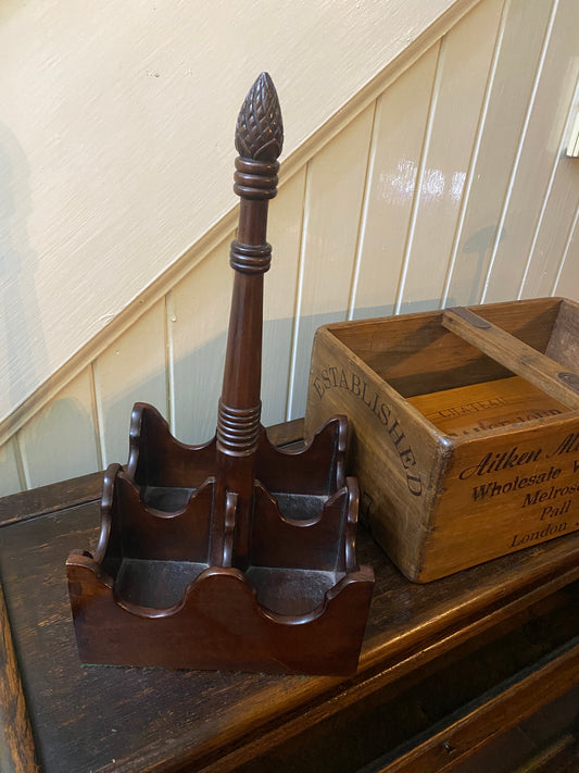 A victorian style mahogany decanter slider